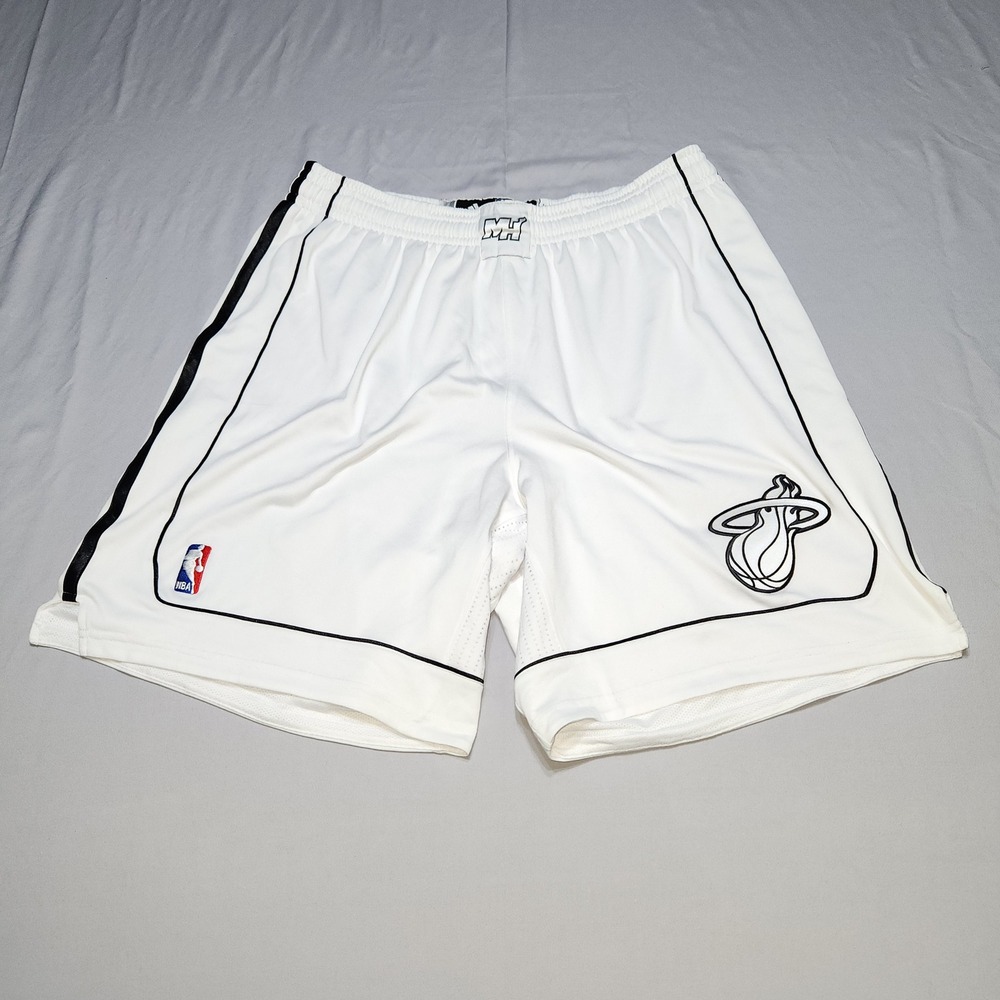 NBA Miami Heat Basketball Shorts M 2XL White Black Embroidered Logo Mesh Lining‎